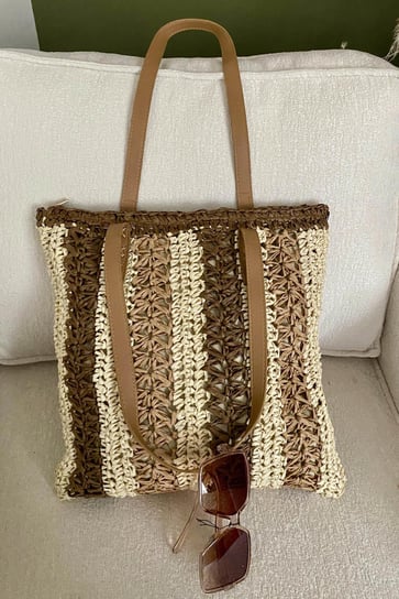 Bohemian Bliss Tote Hasır ÇantaBohemian Bliss Tote | El Yapımı Hasır Çanta – Bohem & ŞıkÇantaİSTANGÜL BUTİK