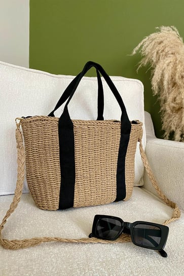 Rustic Charm Carryall Hasır ÇantaRustic Charm Carryall | El Yapımı Hasır Çanta – Doğal ve ŞıkÇantaİSTANGÜL BUTİK