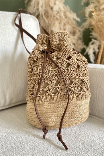 Rustic Loop Hasır ÇantaRusticLoop Hasır Örgü Sırt Çantası | Doğal ve Bohem TarzÇantaİSTANGÜL BUTİK